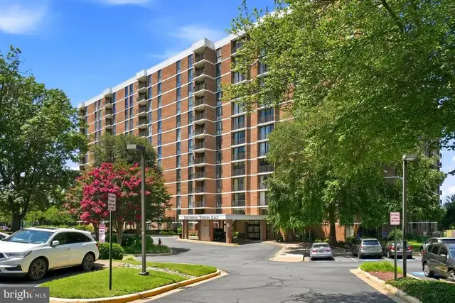 2311 Pimmit Dr #511e, Falls Church