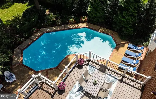 2755 Oakton Plantation Ln, Vienna
