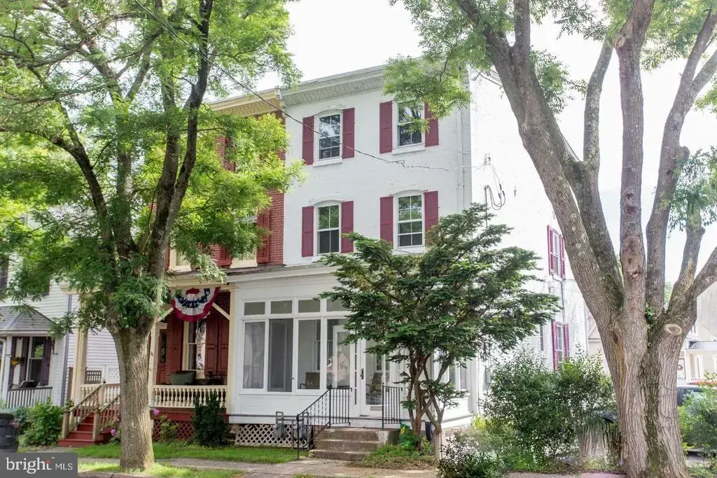 34 S Clinton St, DOYLESTOWN