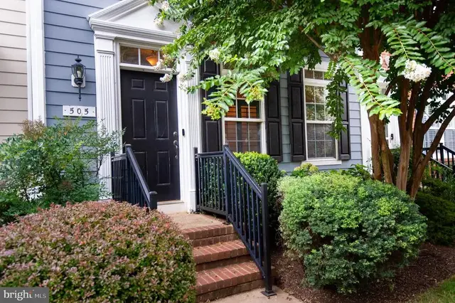 300 Dixon St #505, Easton