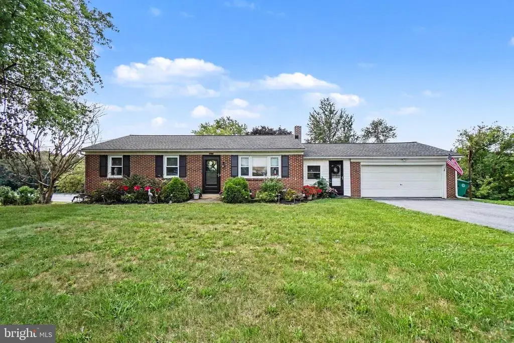 5975 Clover Rd, HARRISBURG