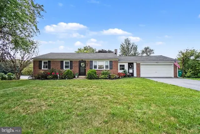 5975 Clover Rd, Harrisburg