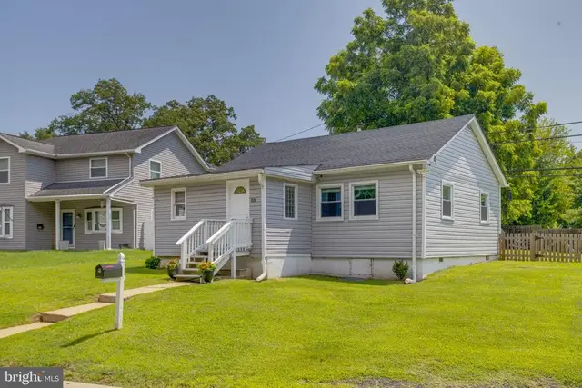 215 Glider Dr, Middle River