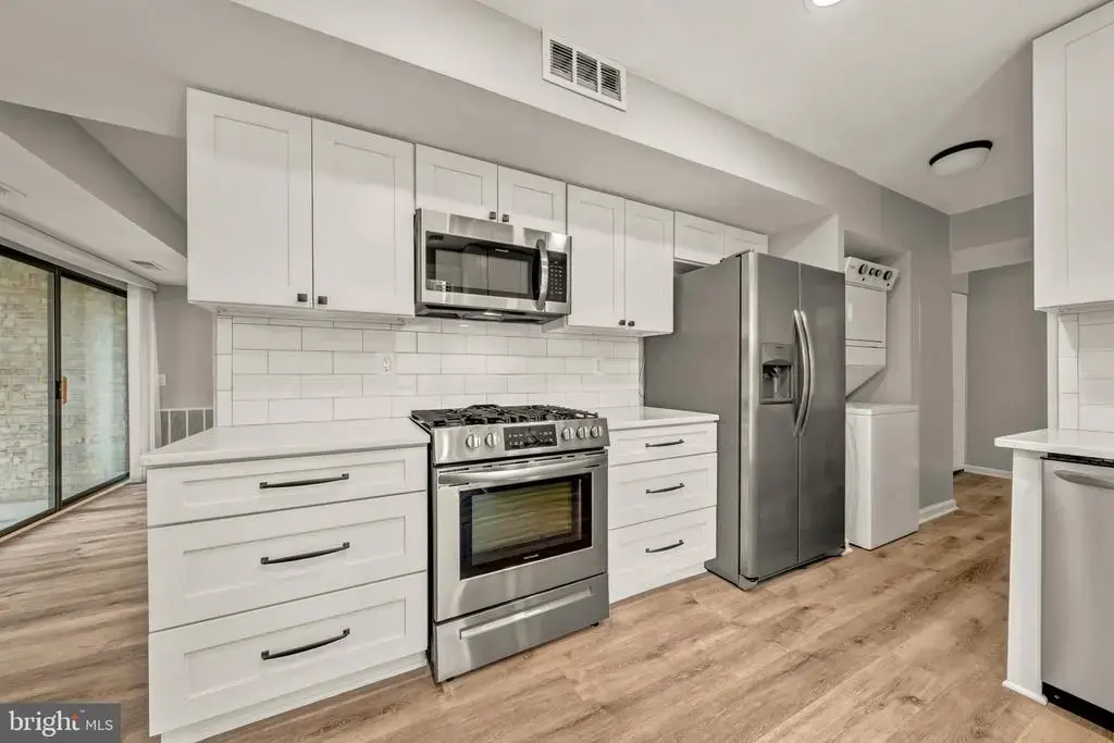 2045 Royal Fern Ct #41/11c, RESTON