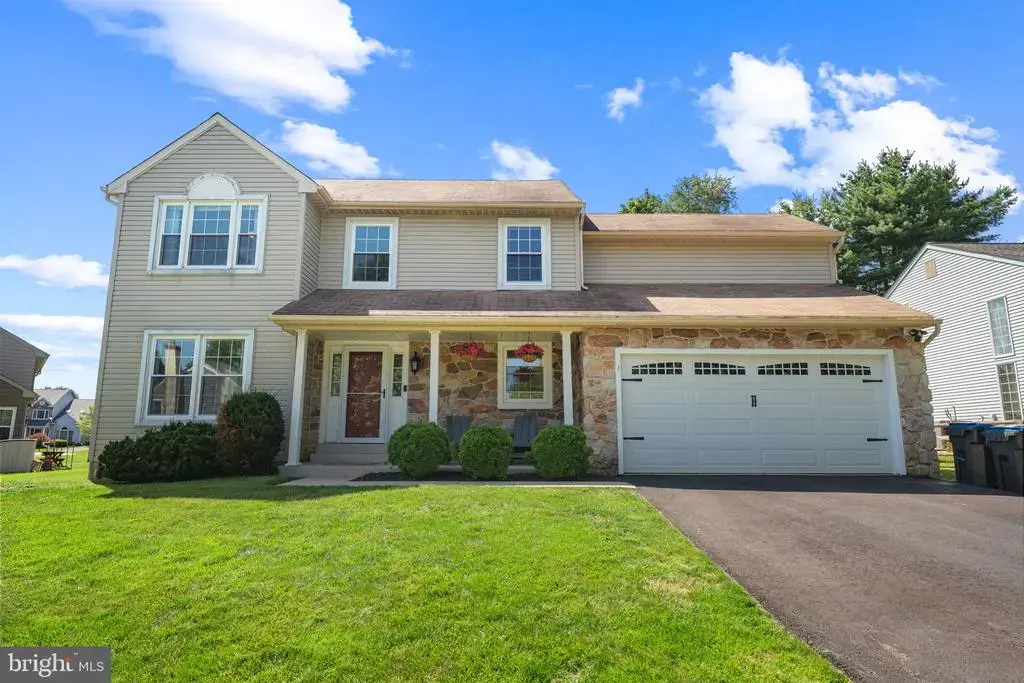 209 E Fairwood Dr, CHALFONT
