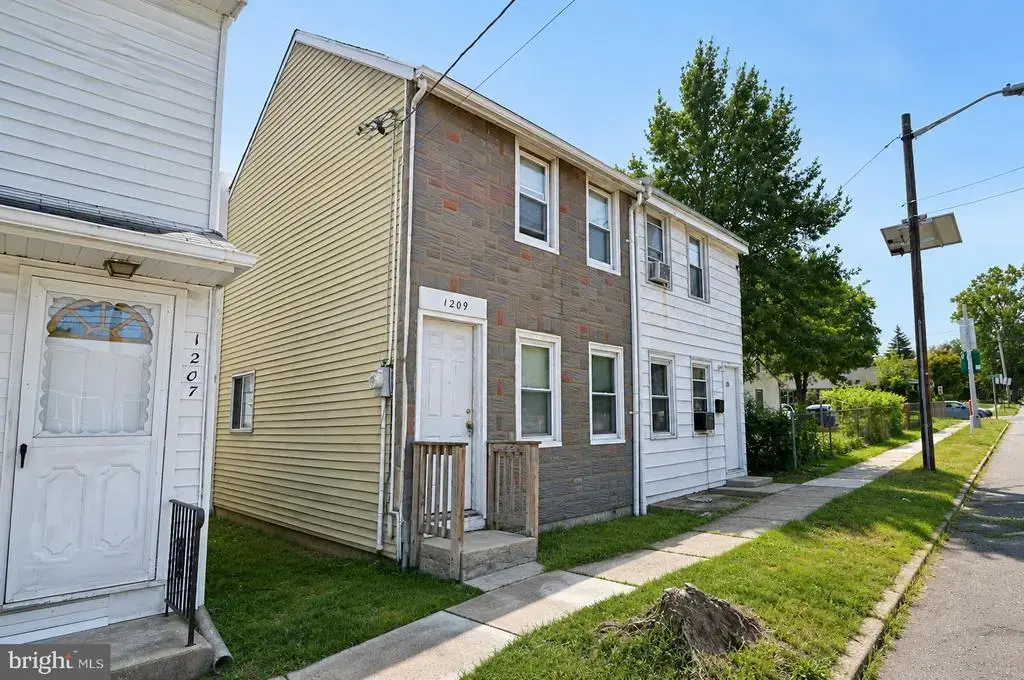 1209 High St, BURLINGTON