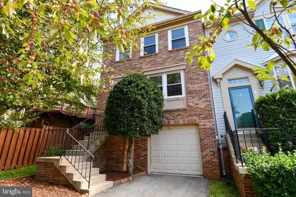 101 Smoothleaf Ln, GAITHERSBURG