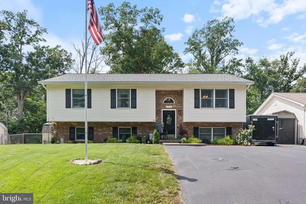 704 Alamo Ln, LUSBY