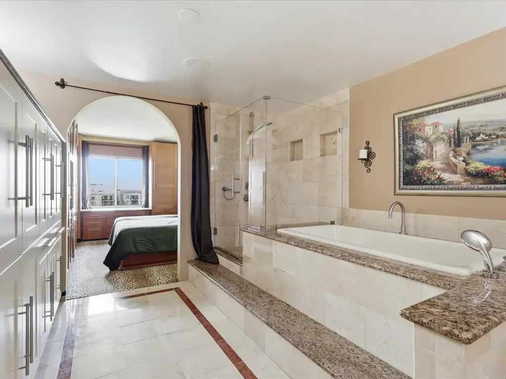8350 Greensboro Dr #1017, MCLEAN