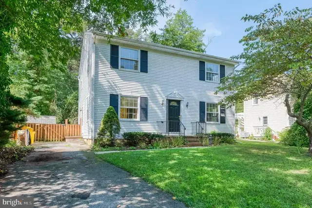 318 Beach Dr, Annapolis