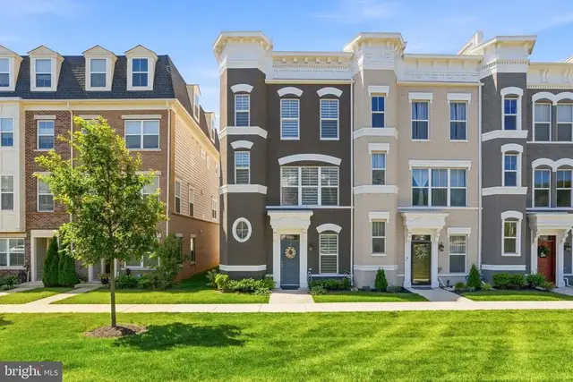 962 Holden Rd, Frederick