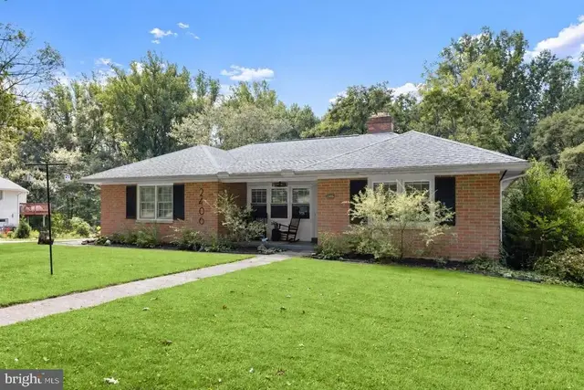 2406 Putnam Rd, Forest Hill