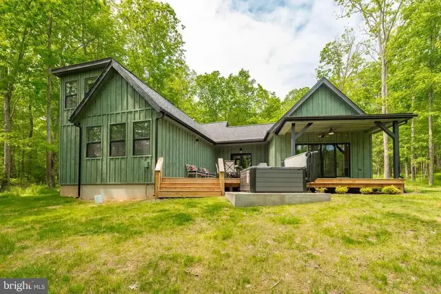 109 Poland Heights Ln, Swanton