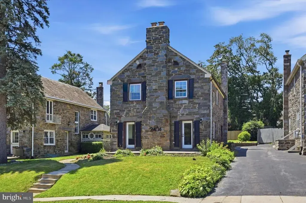 2404 Golf Rd, PHILADELPHIA