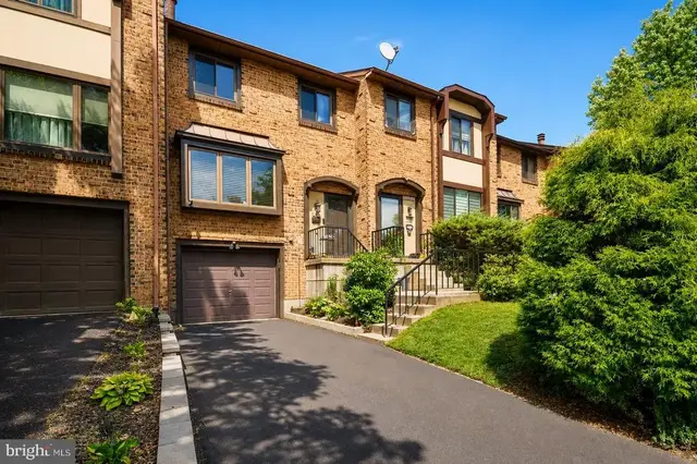 3120 Bedlington Pl, Southampton