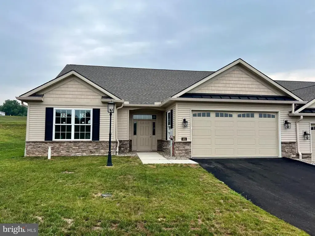 405 Ledge Rock Dr #26, YORK