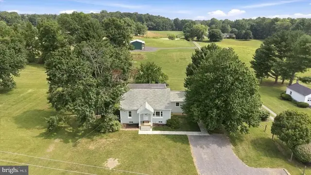 37860 Charles Town Pike, Purcellville