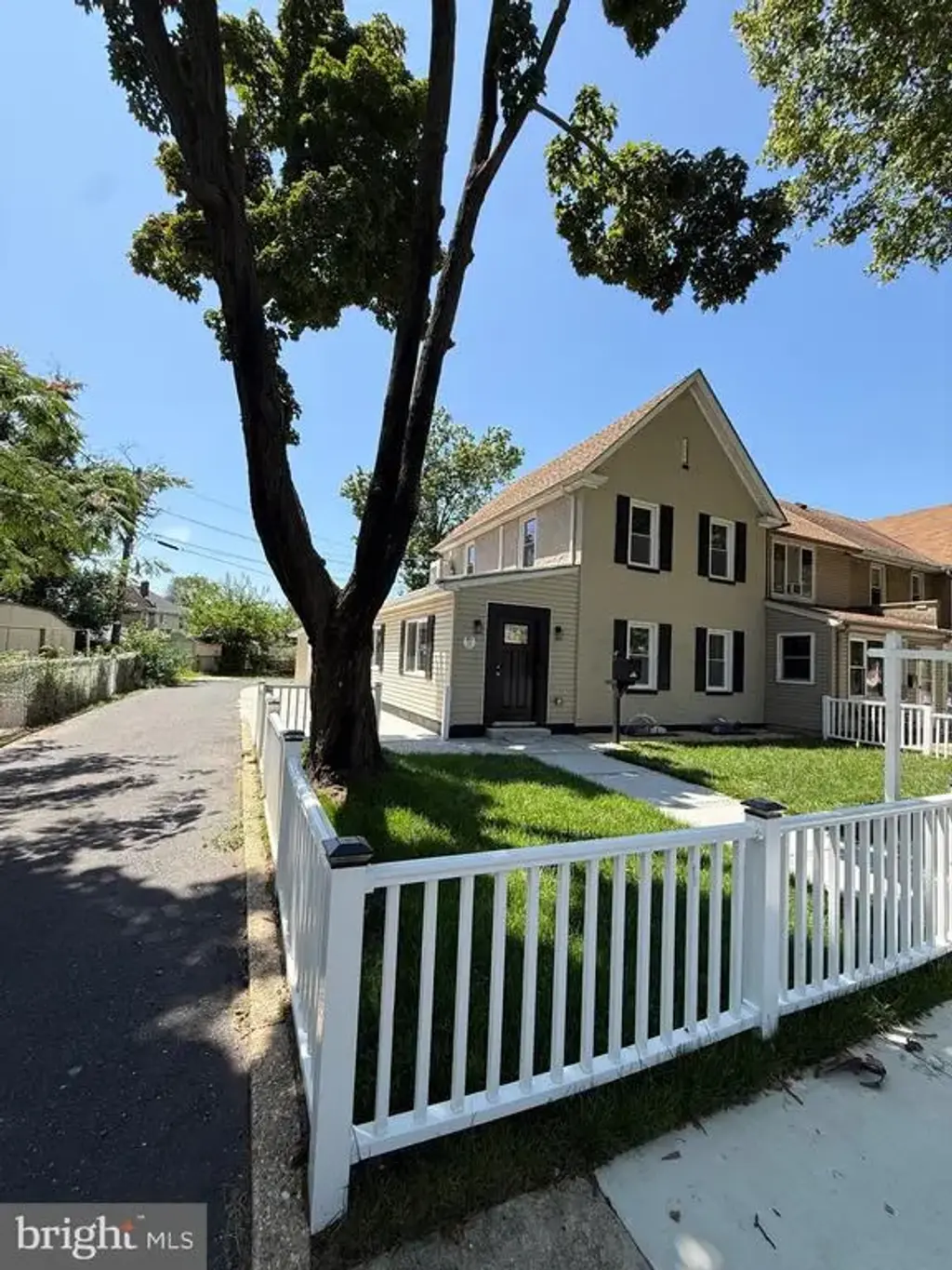303 Paris Ave, BROOKLAWN