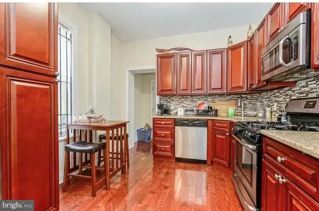 2015 N Gratz St, PHILADELPHIA