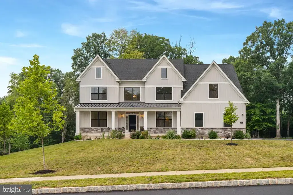 1045 Oak Ridge Dr, HORSHAM