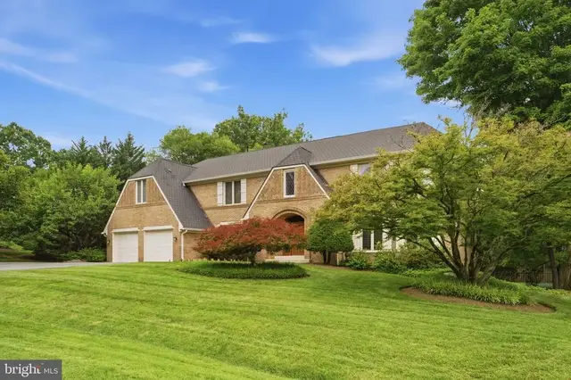 8004 Split Oak Dr, Bethesda