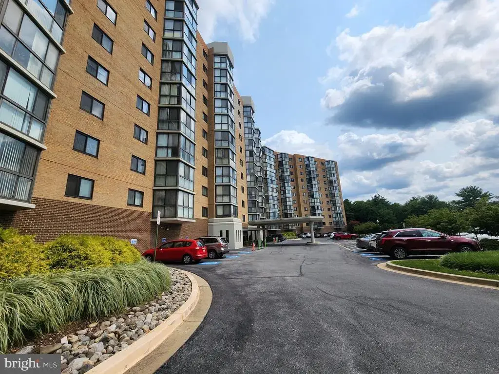 3330 N Leisure World Blvd #5-415, SILVER SPRING
