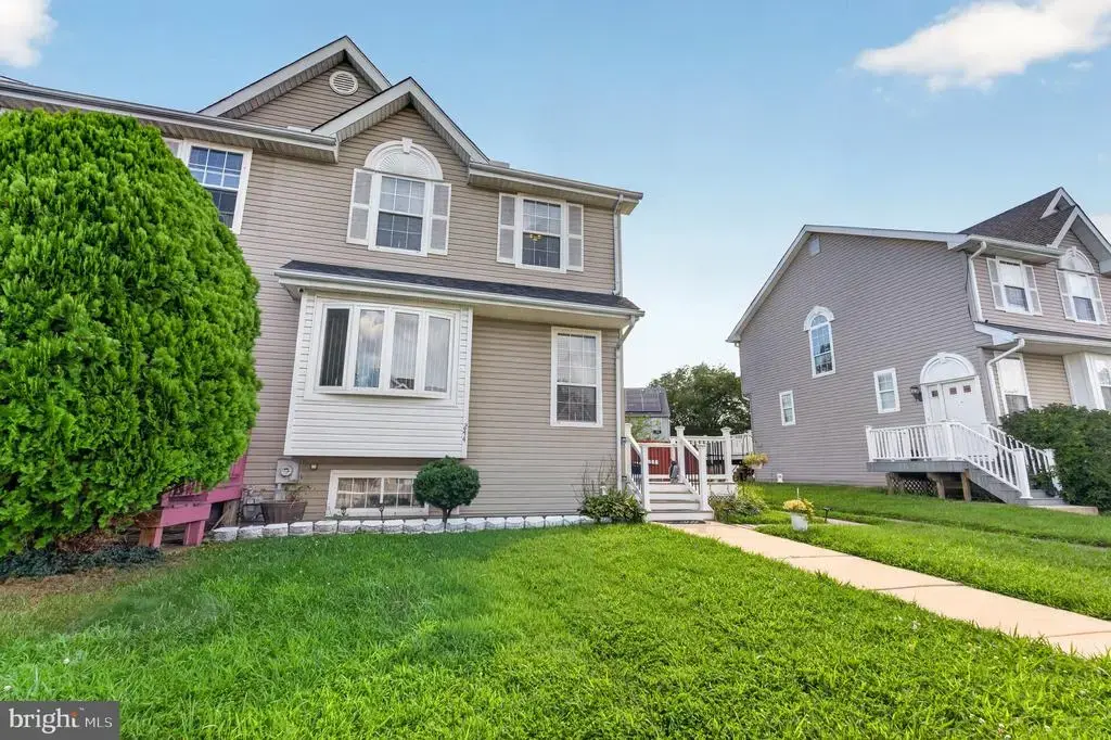 244 Auckland Dr, NEWARK