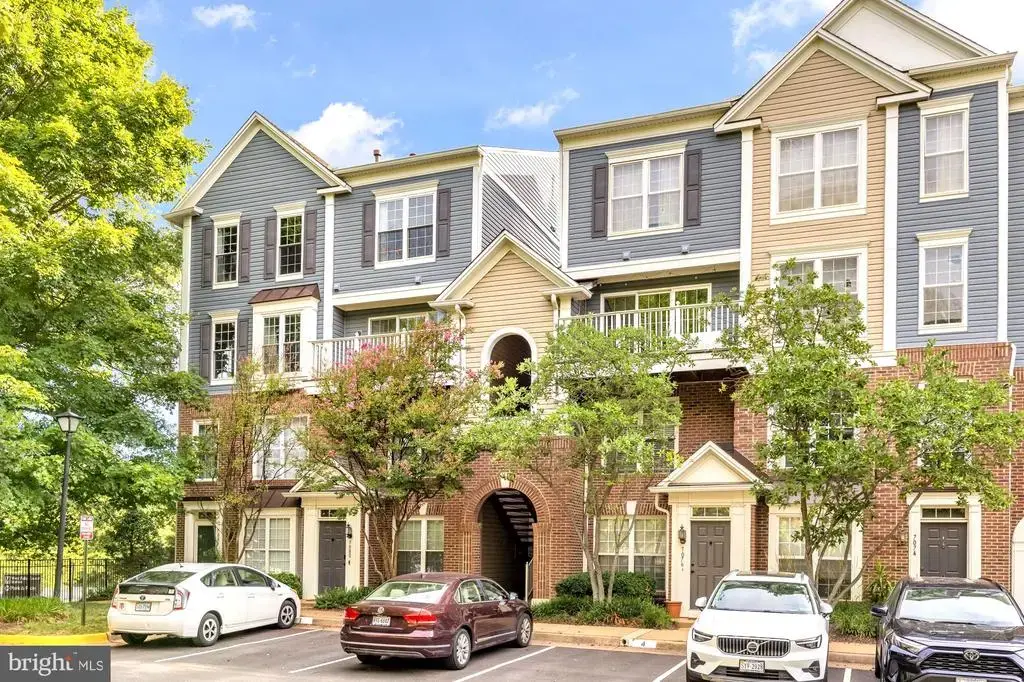 7078 Falls Reach Dr #303, FALLS CHURCH