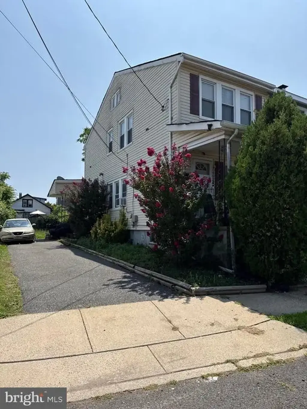 1563 Elizabeth Ave, HAMILTON