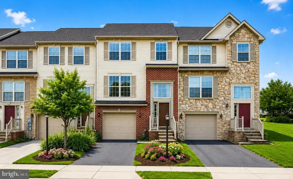 95 Colonial Dr, HANOVER