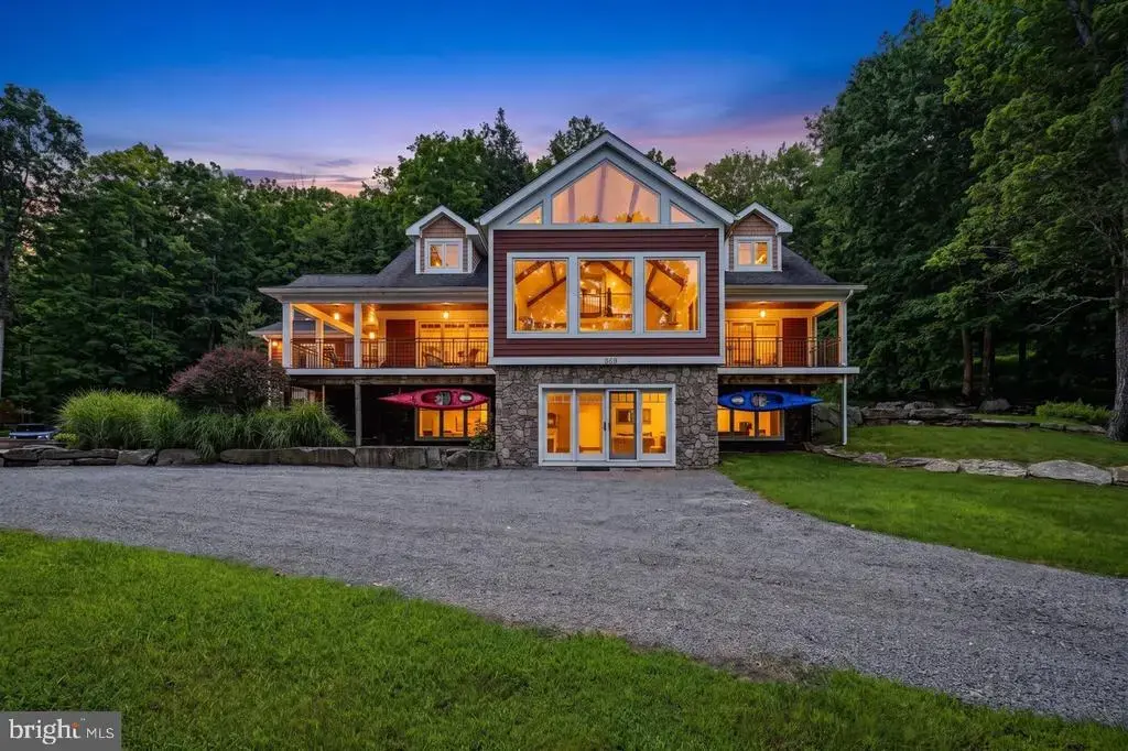 614 Masthope Plank Rd, LACKAWAXEN
