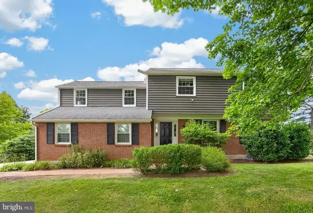 55 Church Rd, Malvern