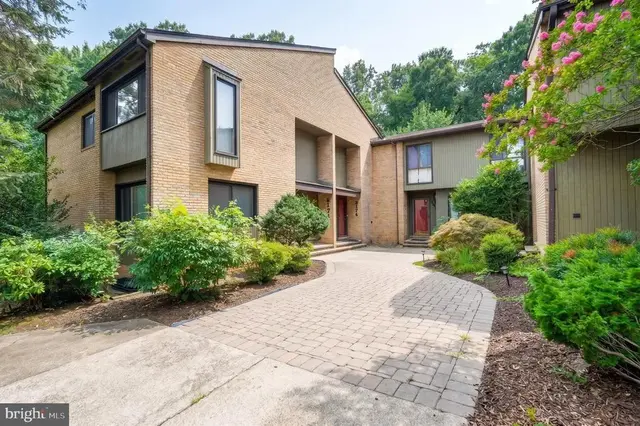 3174 Colchester Brook Ln, Fairfax