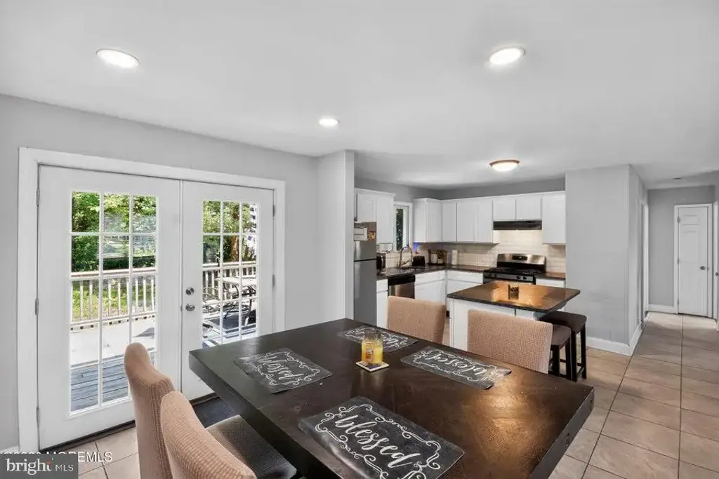 555 Brookside Dr, TOMS RIVER