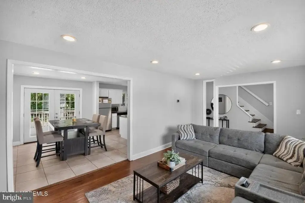 555 Brookside Dr, TOMS RIVER