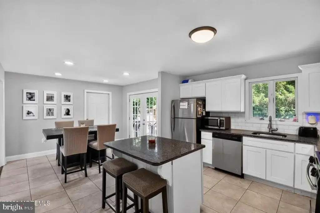 555 Brookside Dr, TOMS RIVER