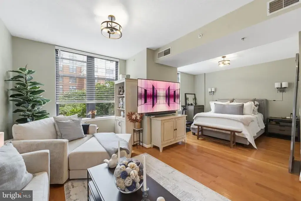 1021 N Garfield St #323, ARLINGTON