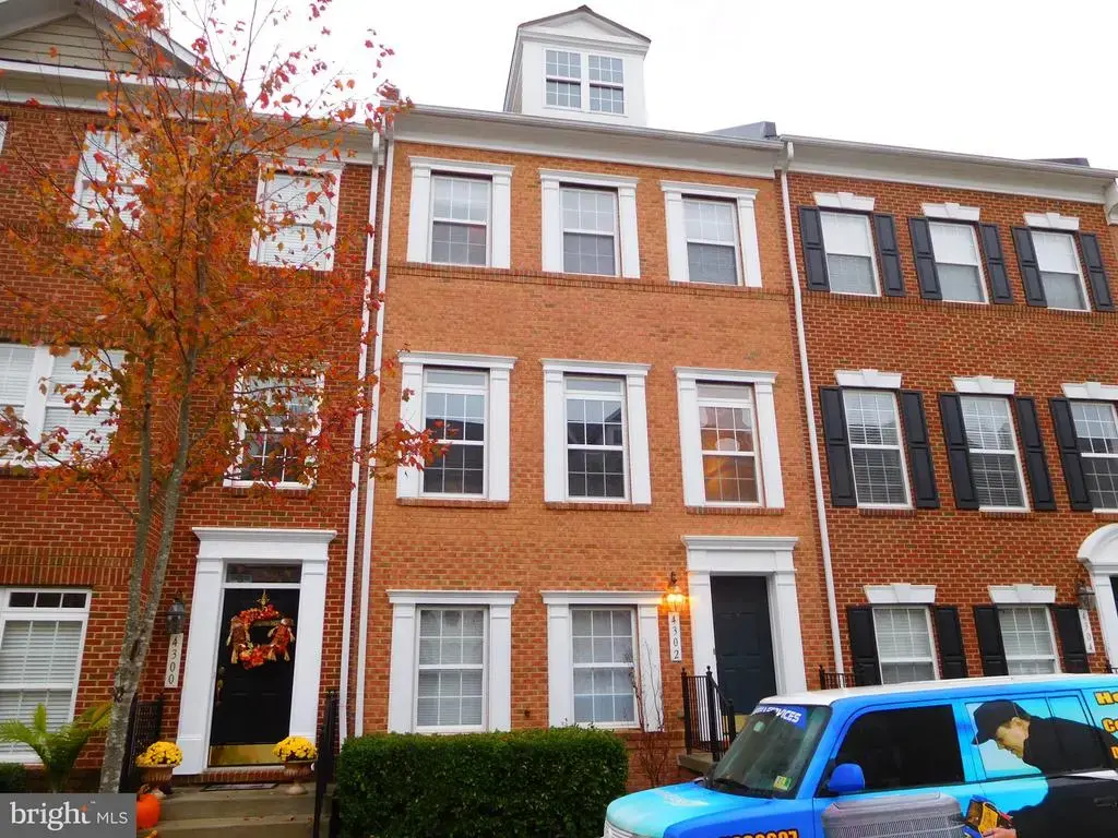 4302 Talmadge Cir, SUITLAND