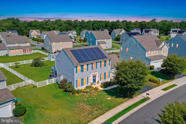 312 Loganberry Ter, Dover