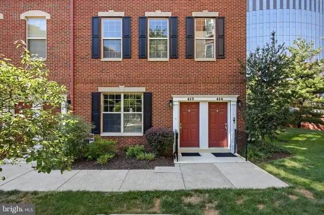 413 Regatta Dr, Philadelphia