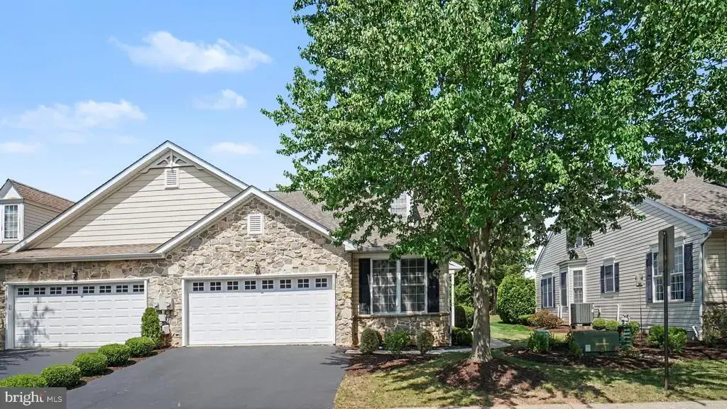 3162 Arbour Green Ct, HATFIELD