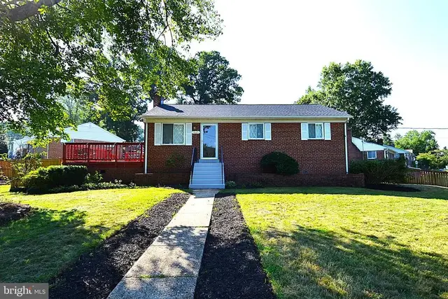 7025 Strathmore St, Falls Church