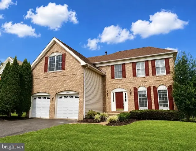 43520 Lucketts Bridge Cir, Ashburn
