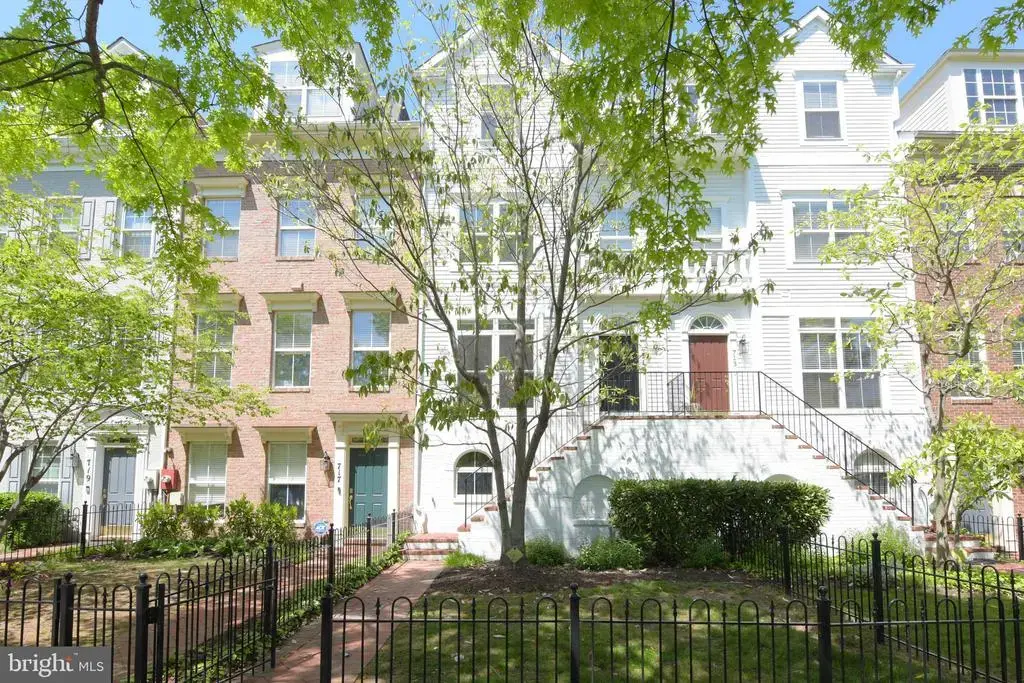 715 G St Sw, WASHINGTON
