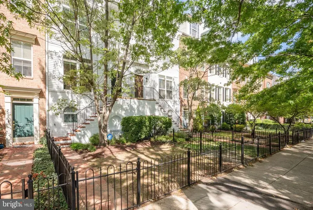 715 G St Sw, WASHINGTON