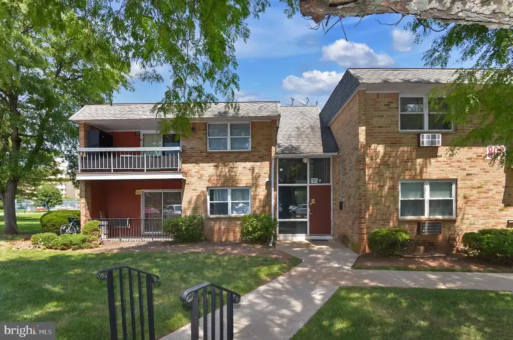 808 Eves Dr #1a, HILLSBOROUGH