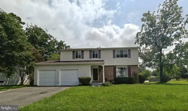 1705 Whitewood Ln, Herndon