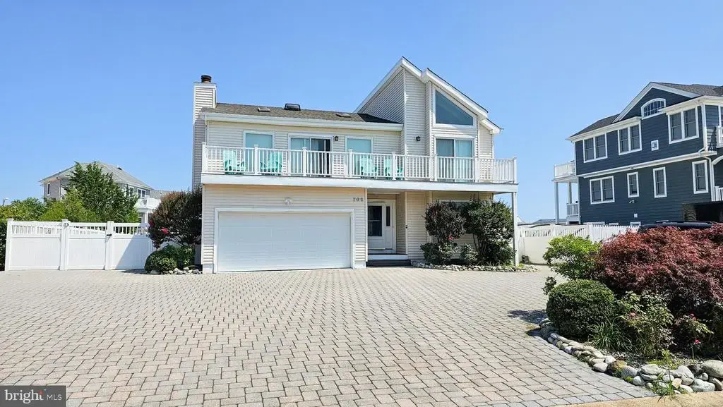 702 Newell Ave, MANAHAWKIN