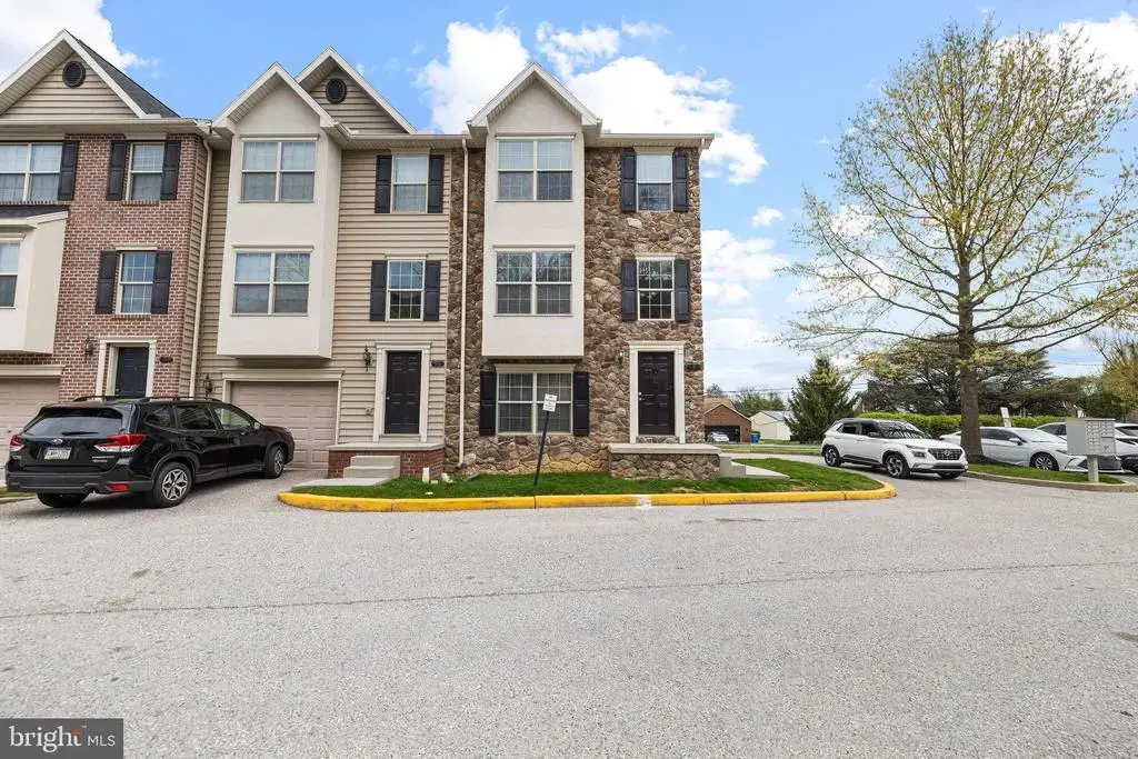 24 Shady Tree Ct, YORK