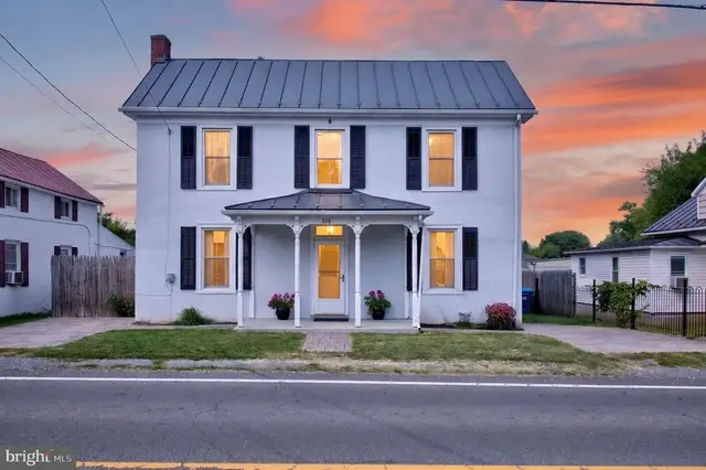 508 E Main St, Berryville
